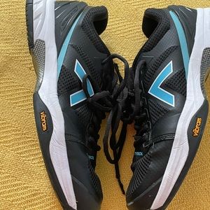 Tyrol woman sneakers size 8